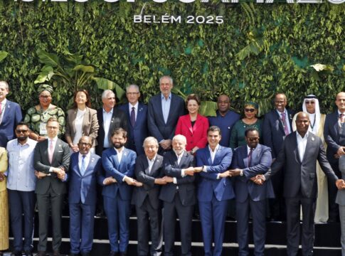 cop30:-lula-se-reune-com-lideres-da-alemanha,-portugal-e-mocambique