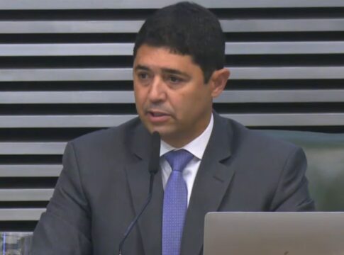 rosario-chora-em-posse-ao-citar-bolsonaro:-“em-breve-estara-conosco”