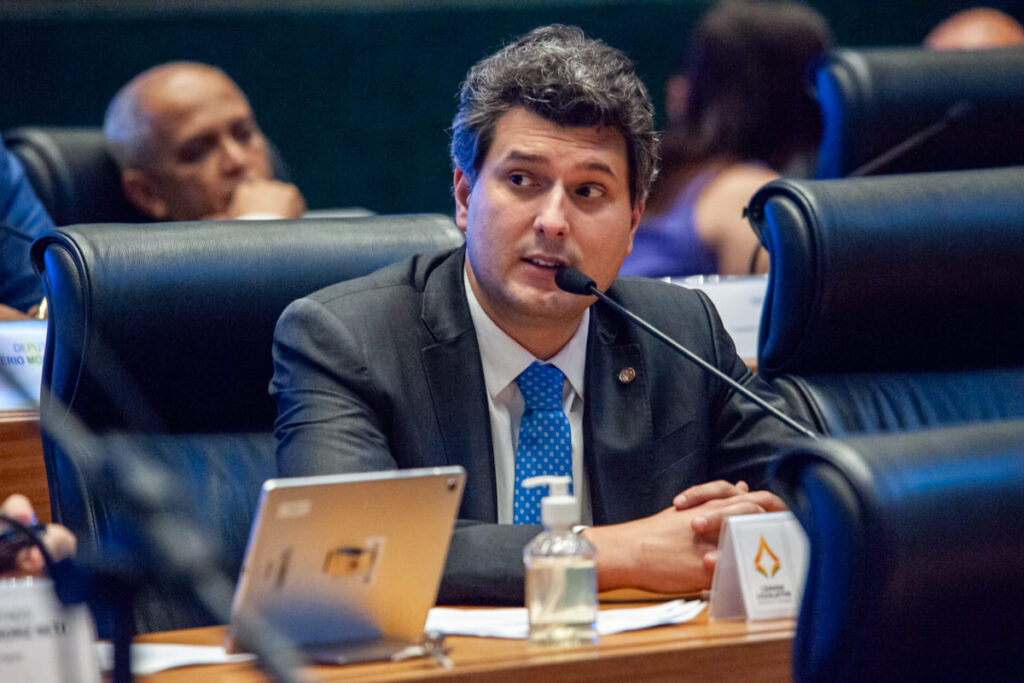 deputado-eduardo-pedrosa-faz-abaixo-assinado-por-hospital-do-cancer