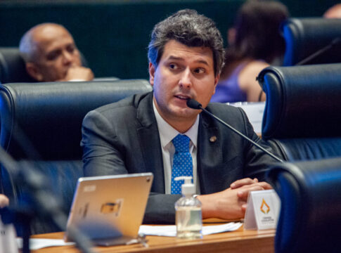 deputado-eduardo-pedrosa-faz-abaixo-assinado-por-hospital-do-cancer