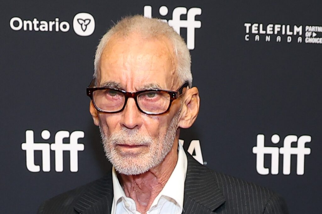 morre-lee-tamahori,-diretor-da-franquia-007,-aos-75-anos