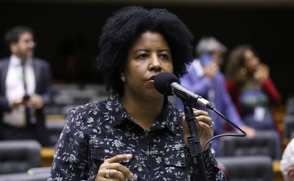 esquerda-reage-e-propoe-que-resolucao-sobre-aborto-em-menores-vire-lei