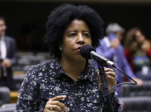 esquerda-reage-e-propoe-que-resolucao-sobre-aborto-em-menores-vire-lei