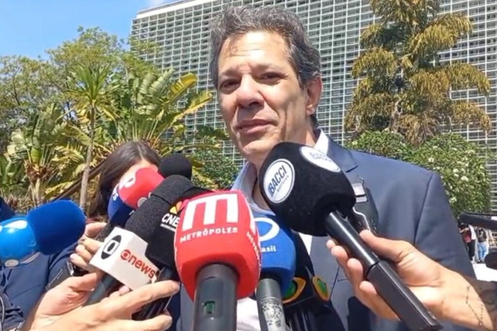 haddad-chora-em-velorio-e-destaca-resiliencia-de-fundador-do-pt-morto