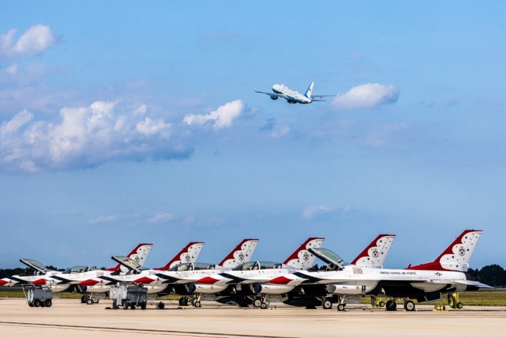 pacote-suspeito-deixa-7-pessoas-doentes-em-base-aerea-dos-eua