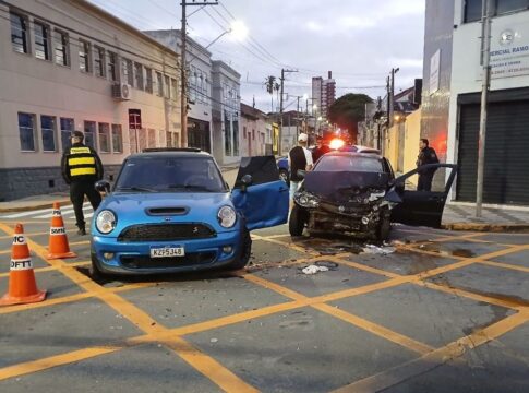 madrugada-de-susto:-carros-se-chocam-e-deixam-criancas-feridas-em-sp