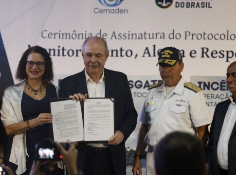 bndes,-marinha-e-cemaden-fecham-acordo-para-resposta-a-desastres