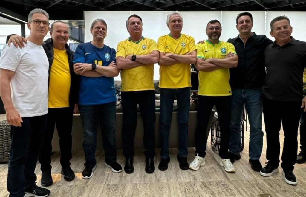 com-bolsonaro-ausente,-direita-vive-racha-a-um-ano-das-eleicoes