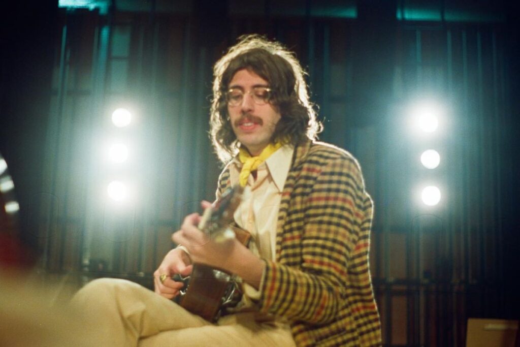 e-hoje!-tim-bernardes-se-apresenta-em-brasilia,-no-estilo-brasil