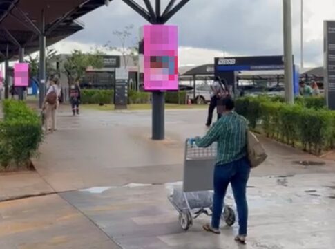 mulher-tem-mala-furtada-ao-parar-para-gravar-no-aeroporto-de-brasilia