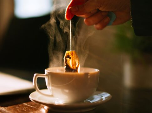 saiba-qual-bebida-milenar-pode-ajudar-a-limpar-gordura-do-figado