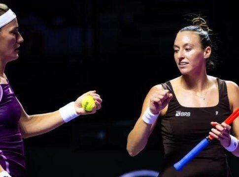 stefani-e-babos-perdem-na-decisao-e-ficam-com-o-vice-no-wta-finals