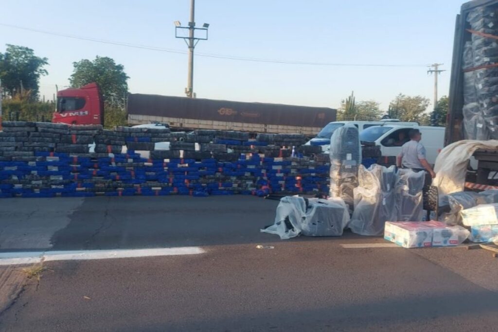 motorista-de-caminhao-e-preso-com-4-toneladas-de-maconha-em-sp