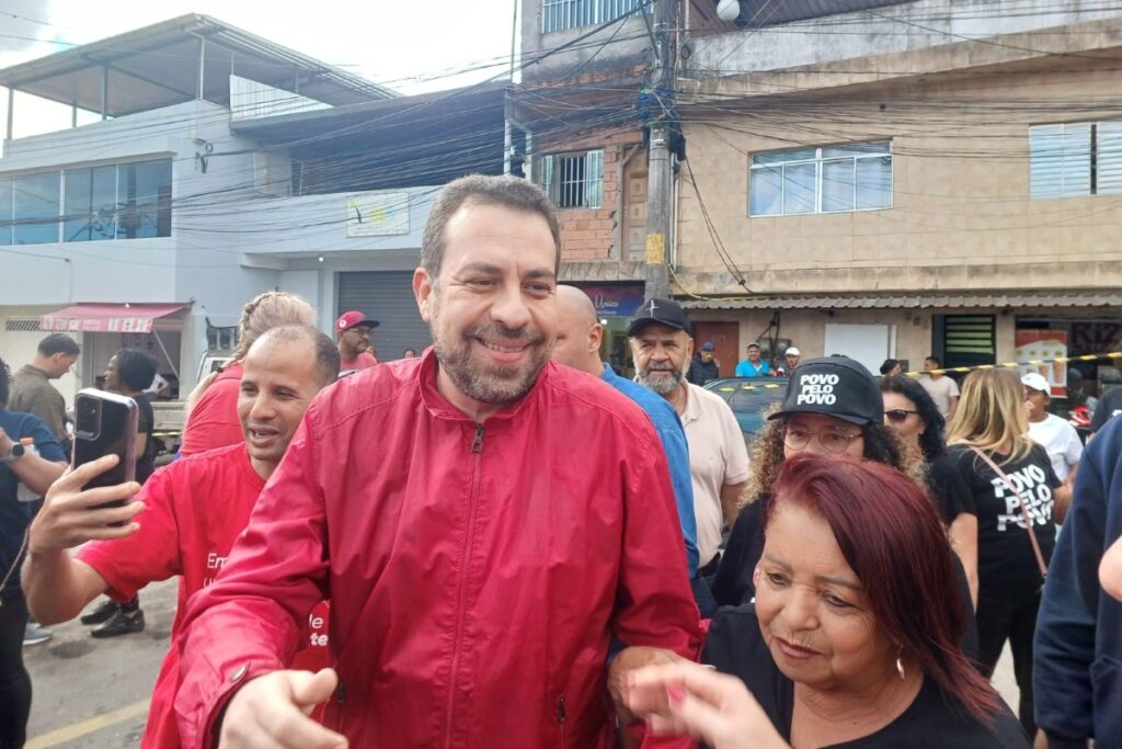 boulos-faz-“2a-posse”-na-favela-para-aproximar-governo-das-“quebradas”