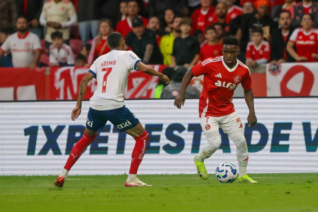 bahia-marca-nos-acrescimos-e-empata-com-o-internacional-no-beira-rio