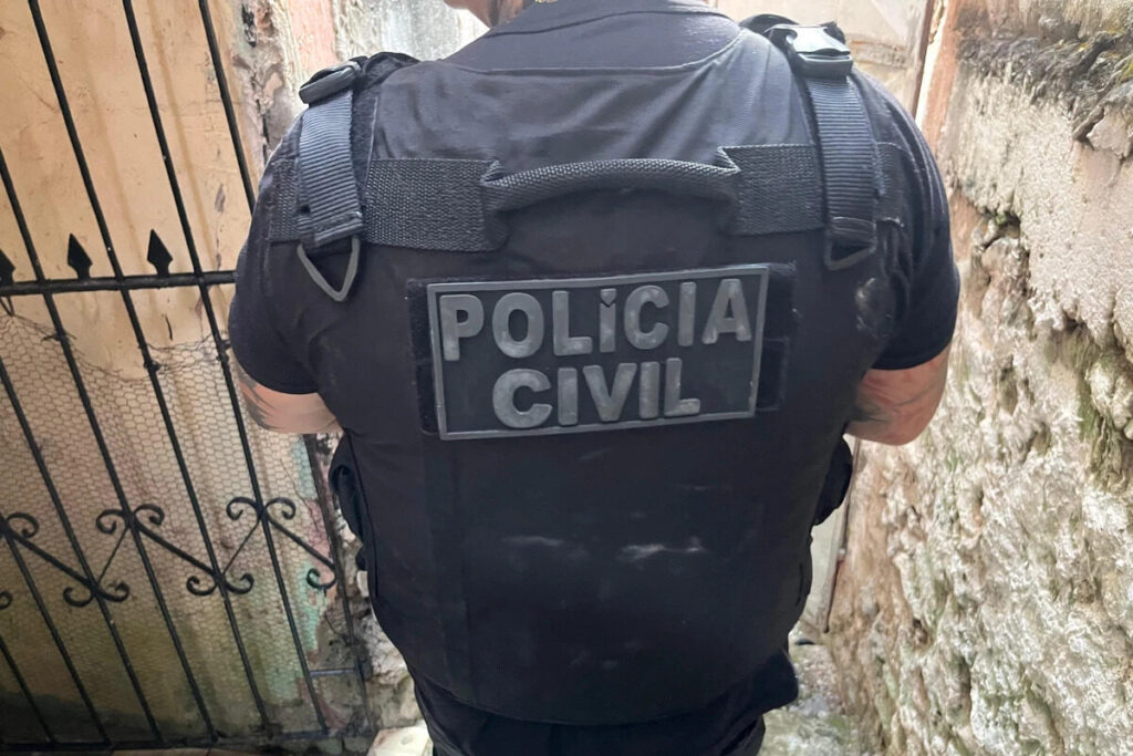 homem-despenca-de-barranco-de-mais-de-30-metros-de-altura-e-morre