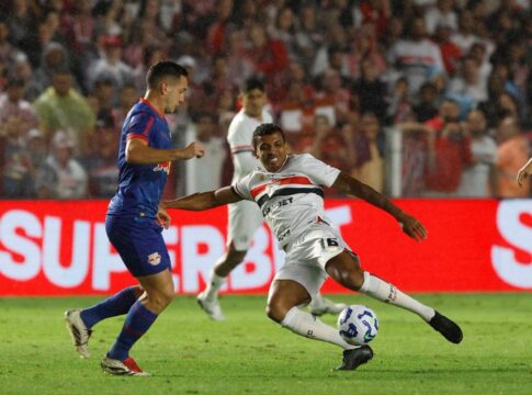 bragantino-vence-sao-paulo-na-vila-belmiro-e-se-distancia-do-z-4