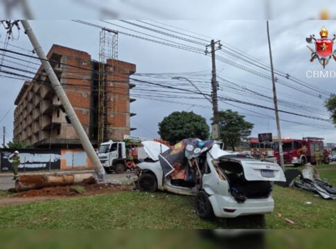 morre-motorista-de-carro-que-arrebentou-poste-no-df