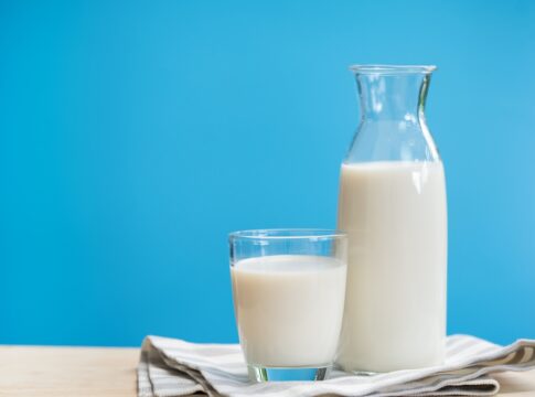leite-inflama?-estudo-analisa-efeitos-da-proteina-da-bebida-no-corpo