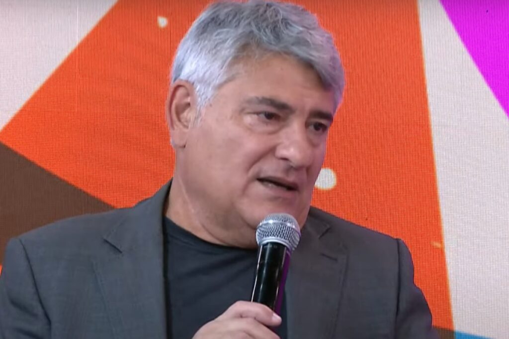cleber-machado-comete-gafe-ao-vivo-e-causa-silencio-na-record