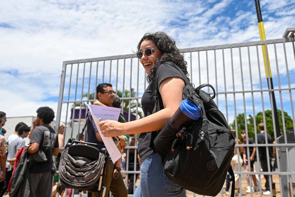 hugo-motta-brinca-sobre-projeto-de-lei-para-evitar-atrasos-no-enem