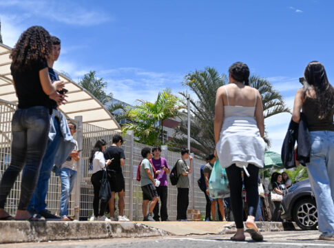 professora-sobre-tema-de-redacao-do-enem:-“grande-preocupacao-atual”
