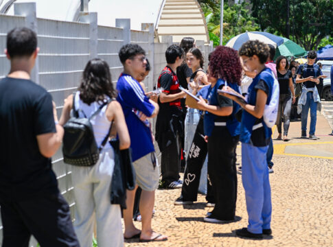 de-paolla-oliveira-a-transicao-energetica:-o-que-caiu-no-enem-2025