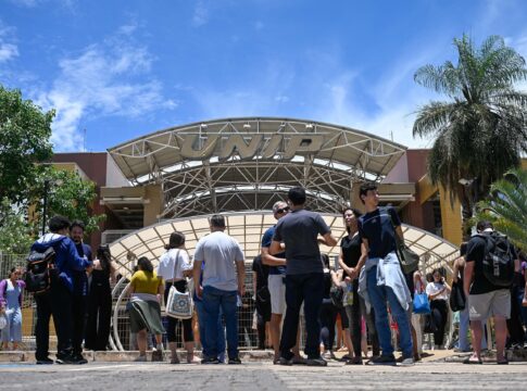 veja-a-opiniao-de-especialistas-sobre-a-prova-do-1o-dia-do-enem-2025