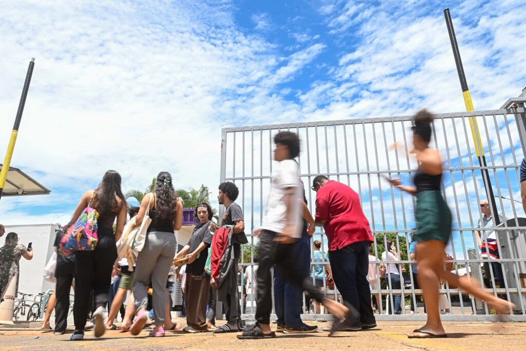 primeiro-dia-de-provas-do-enem-2025-teve-abstencao-de-27%,-diz-mec