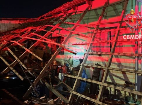 telhado-de-casa-desaba-sobre-garagem-apos-chuvas-no-df