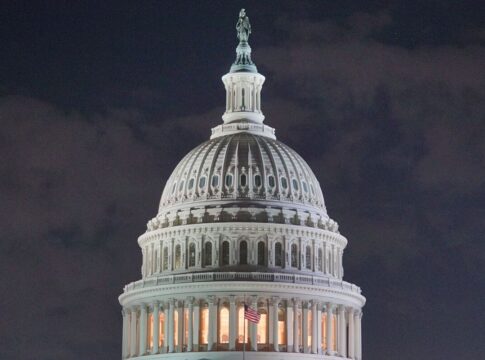 senado-dos-eua-avanca-em-acordo-para-possivel-fim-do-shutdown