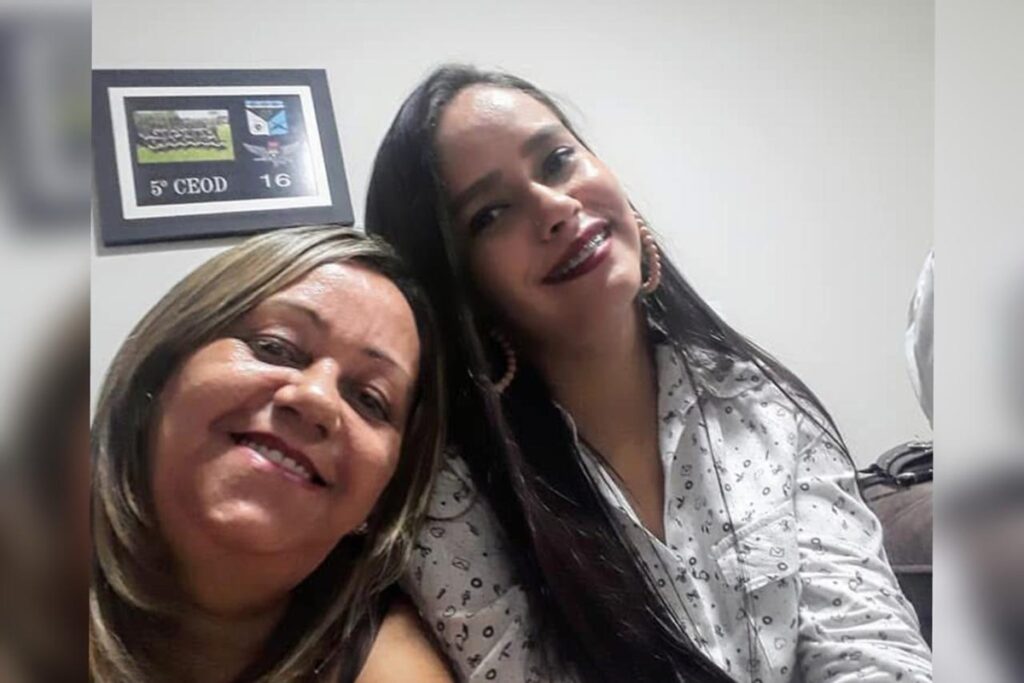 menopausa-precoce-hereditaria?-mae-e-filha-tiveram-os-mesmos-sintomas