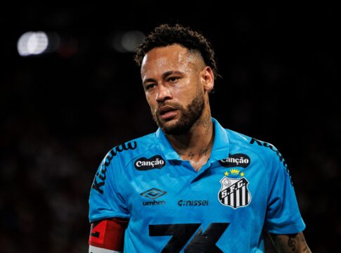 video:-vojvoda-manda-recado-apos-neymar-se-irritar-com-substituicao