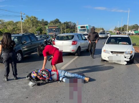 motociclista-sofre-fratura-exposta-na-perna-apos-bater-em-carro-no-df