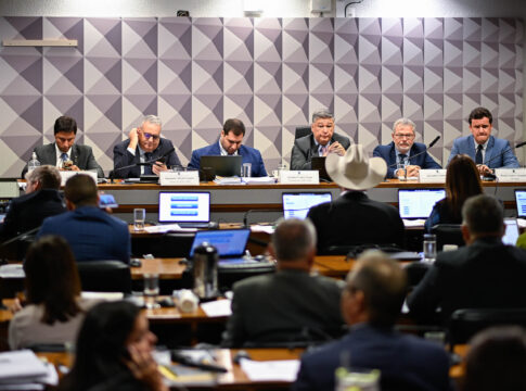 cpmi-do-inss-ouve-dirigente-de-associacao-investigada.-acompanhe