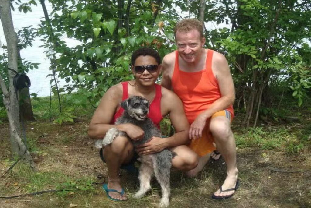 mulher-mata-irmao-e-cunhado-para-ficar-com-“montanha-de-dinheiro”