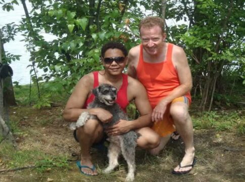 mulher-mata-irmao-e-cunhado-para-ficar-com-“montanha-de-dinheiro”