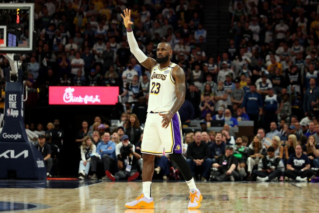 nba:-lebron-lidera-ranking-de-maiores-jogadores-do-seculo;-confira