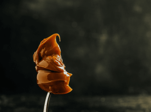 aprenda-a-preparar-um-doce-de-leite-vegano-com-leite-de-coco