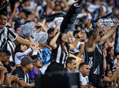 ceara-realiza-acao-com-torcedoras-apos-fala-machista-de-ramon-diaz