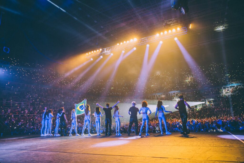 entrevista:-now-united-celebra-retorno-as-origens-com-shows-no-brasil