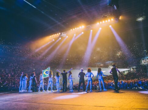 entrevista:-now-united-celebra-retorno-as-origens-com-shows-no-brasil