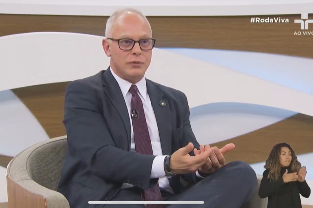 secretario-esclarece-por-que-corpos-nao-foram-retirados-de-mata-no-rj