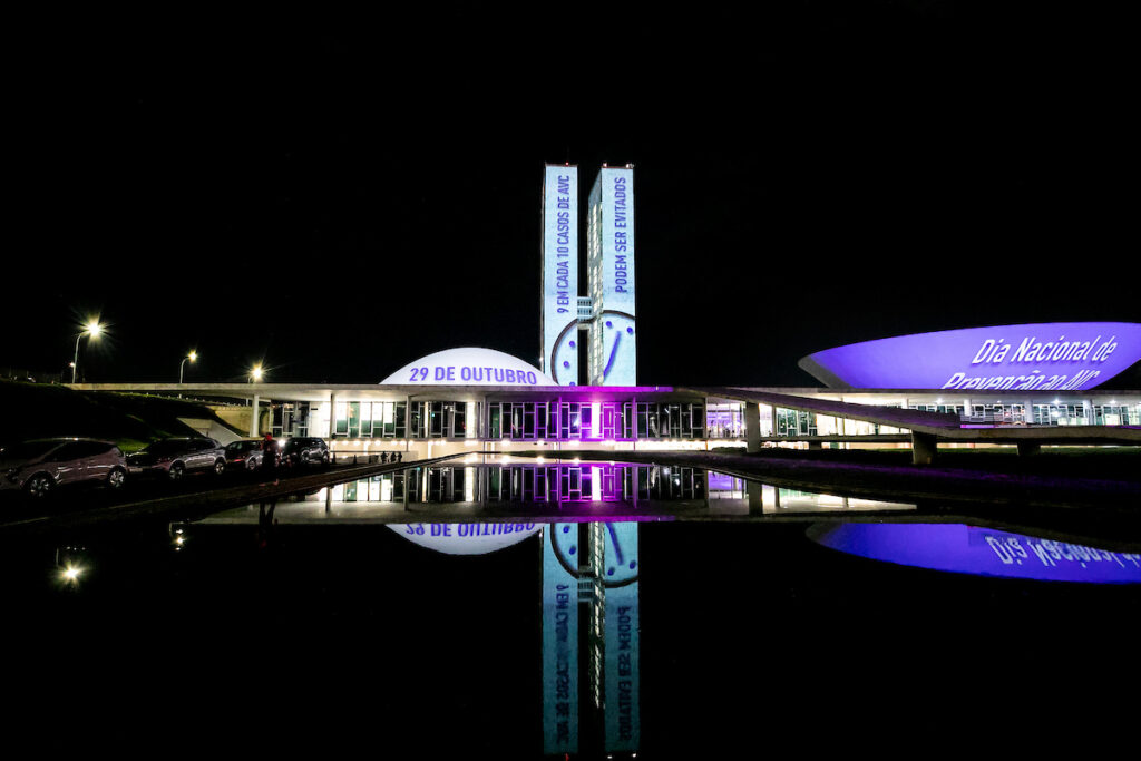 a-cada-6-minutos-1-pessoa-morre-de-avc-no-brasil,-reconheca-os-sinais