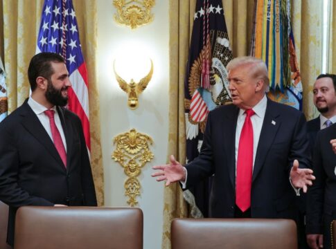 donald-trump-recebe-um-terrorista-na-casa-branca.-ou-ex-terrorista