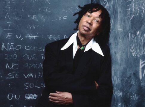 djavan-celebra-o-amor-em-novo-album,-improviso:-“coracao-aos-pulos”