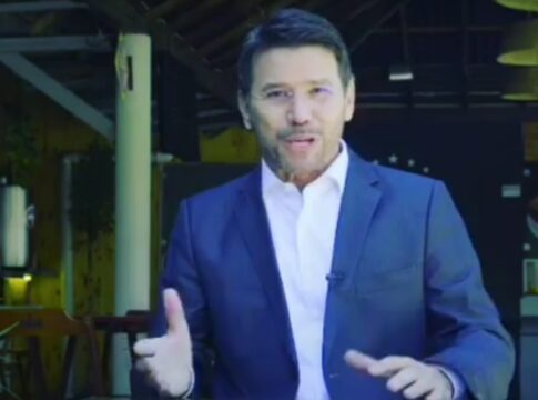 quem-e-cesar-filho,-apresentador-que-sofreu-grave-acidente-de-moto