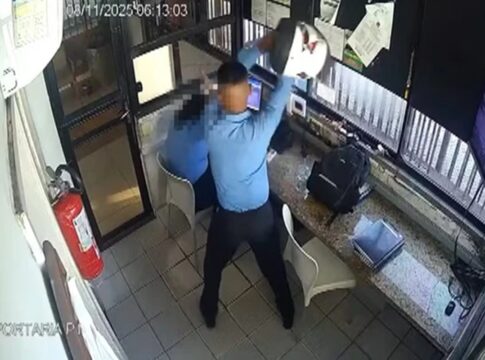 porteiro-agride-colega-com-capacete-em-guarita-de-condominio