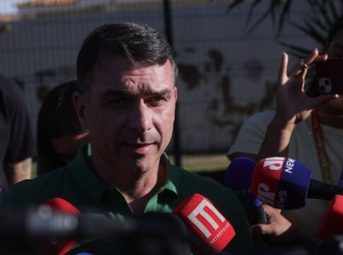 flavio-diz-que-“sistema-quer-calar-bolsonaro”-com-prisao-domiciliar