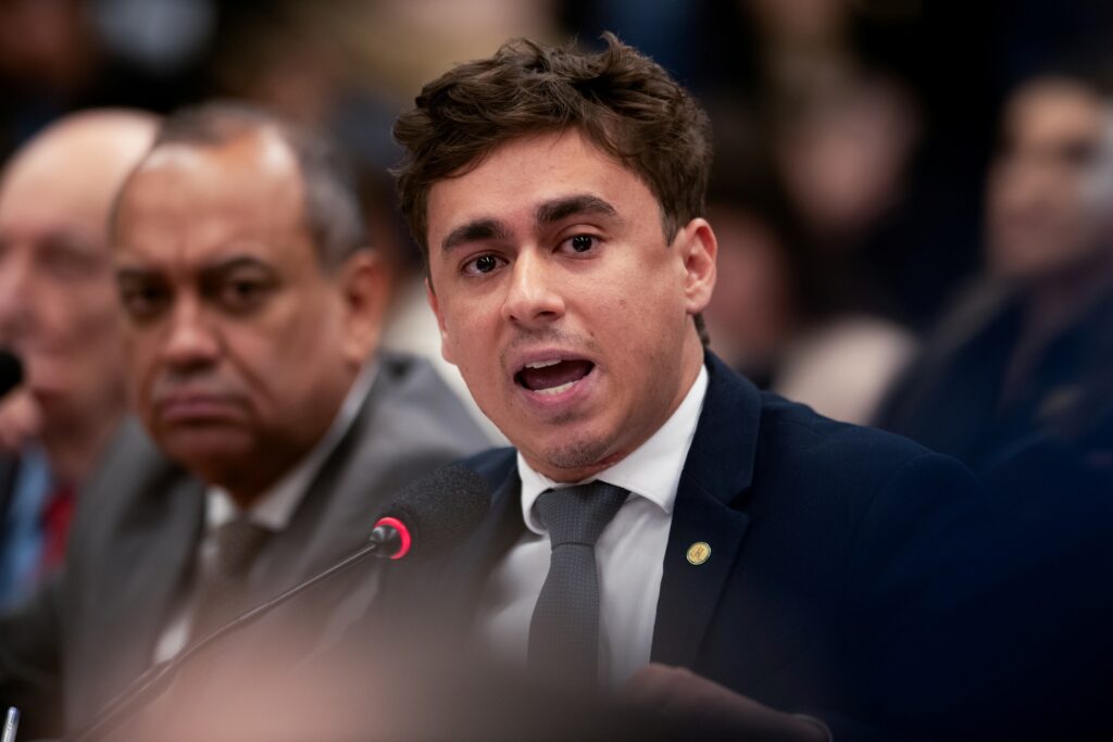 nikolas-sobre-prisao-domiciliar-do-bolsonaro:-“maduro-fez-escola”